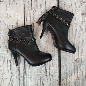 Forever 21 black chain stiletto boots size 6